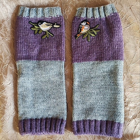 Fingerless Gloves Thumb Holes Purple Gray Grey Embroidered Birds Mittens NEW - Picture 1 of 10